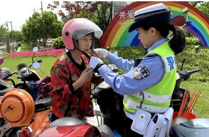 6月1號起，騎電動車不戴頭盔真的會面臨處罰、罰款嗎？多地已經發出官方聲明緊急辟謠！